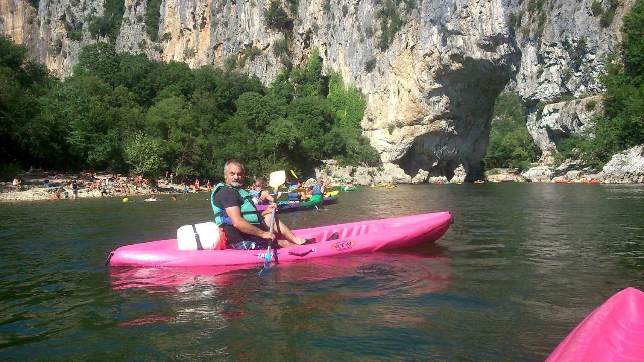 Au Mas Des Graviers Bed & Breakfast Salavas Dış mekan fotoğraf