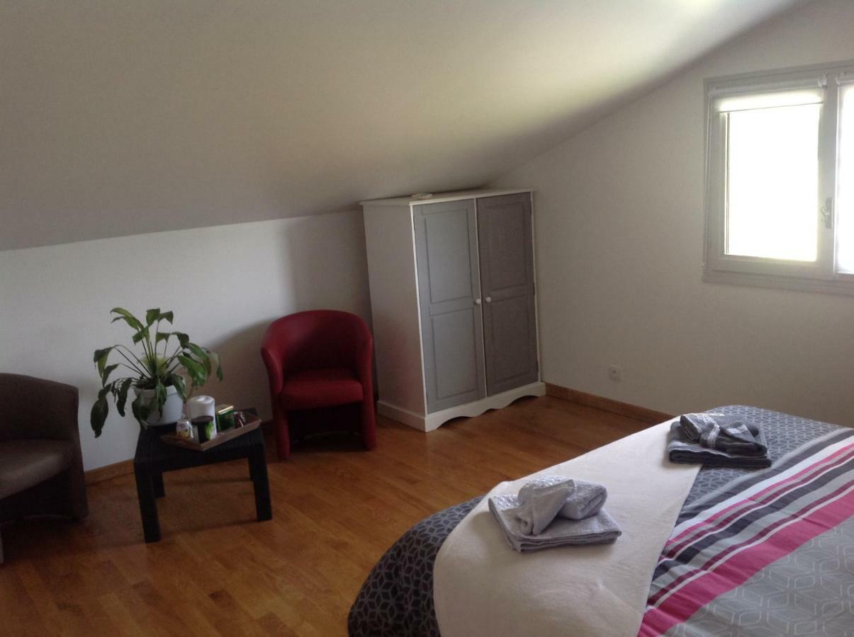 Au Mas Des Graviers Bed & Breakfast Salavas Dış mekan fotoğraf