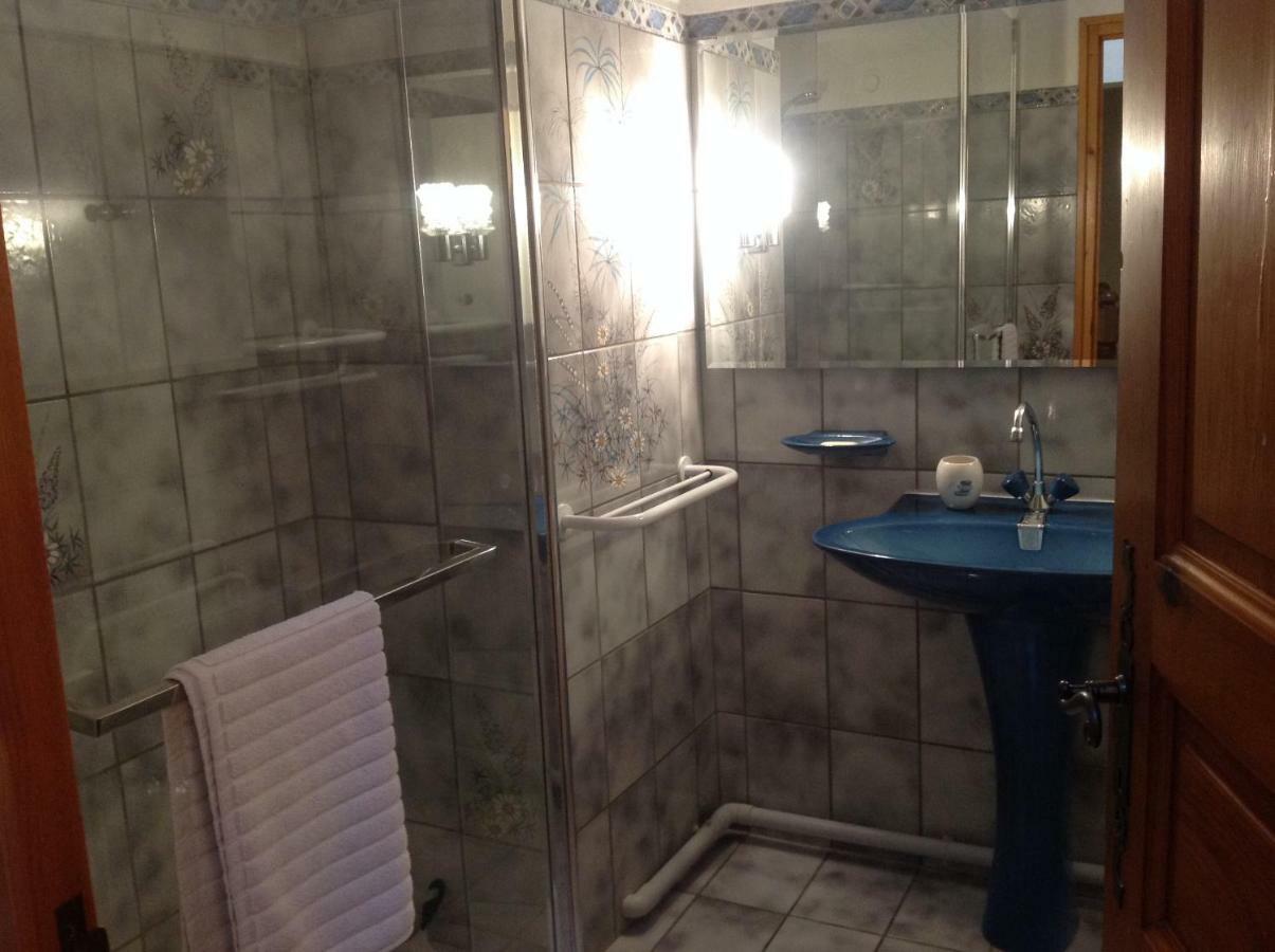 Au Mas Des Graviers Bed & Breakfast Salavas Dış mekan fotoğraf