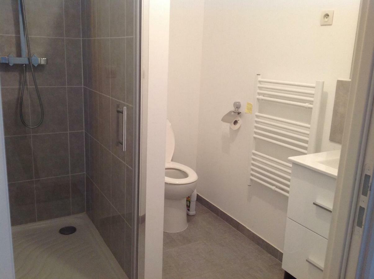 Au Mas Des Graviers Bed & Breakfast Salavas Dış mekan fotoğraf