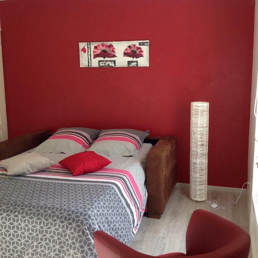 Au Mas Des Graviers Bed & Breakfast Salavas Dış mekan fotoğraf